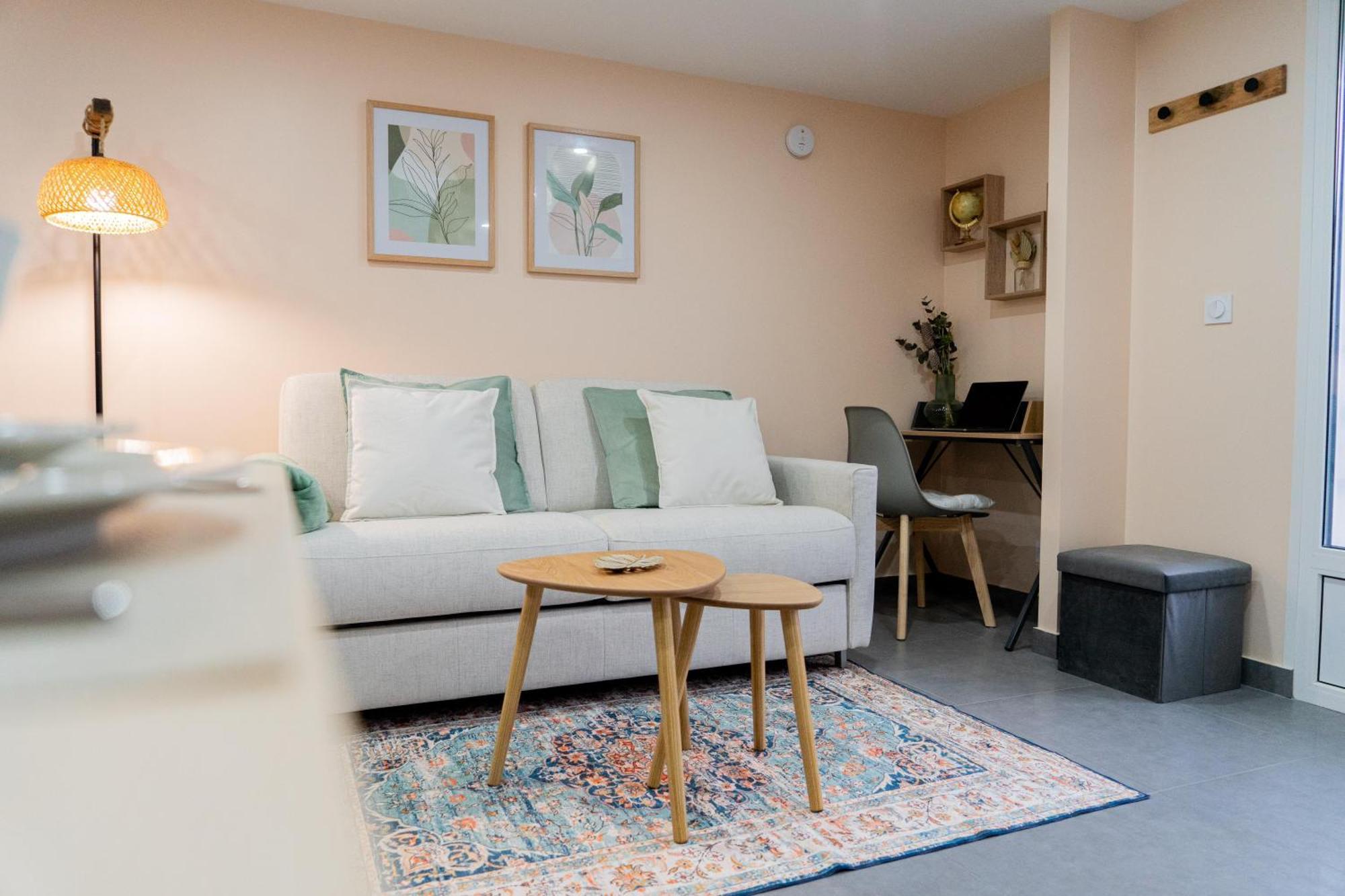 Appartement Cosy Le Lys Vert A 40Mn De Paris Dammarie-les-Lys Exterior photo